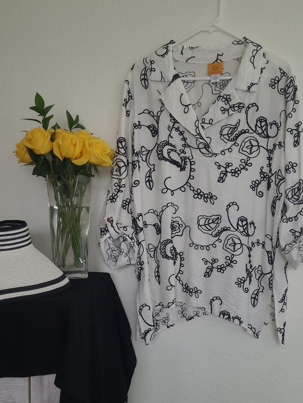White & Black Floral Scroll Long-Sleeve Women's Top